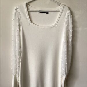 Nina Leonard Cream Knit Top with Black Logo Tag